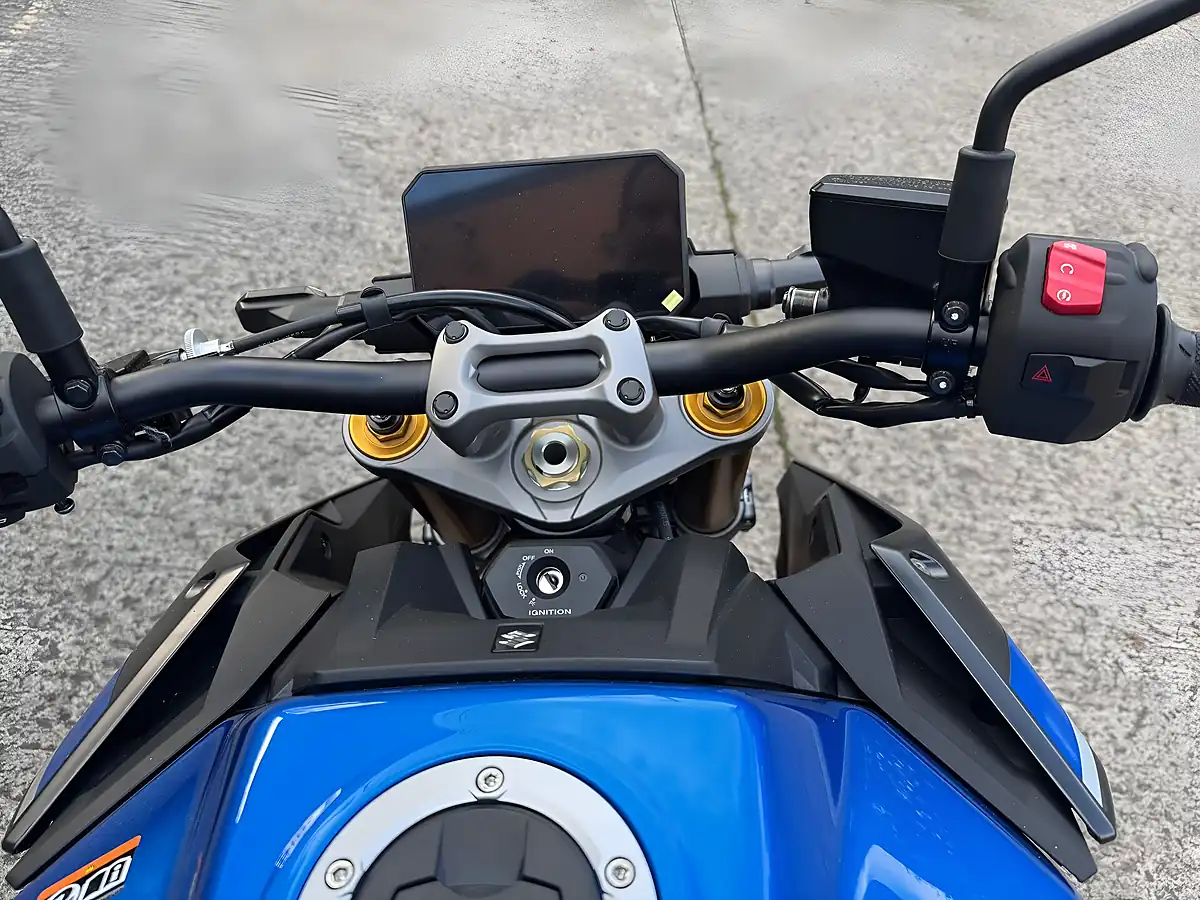 Used 2025 Suzuki GSX-S1000 1000 Metallic Triton Blue (ysf) - Interior and Exterior details 11