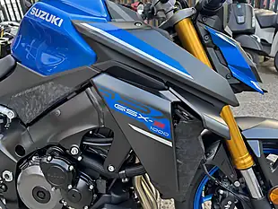 Used 2025 Suzuki GSX-S1000 1000 Metallic Triton Blue (ysf) - Interior and Exterior details 8