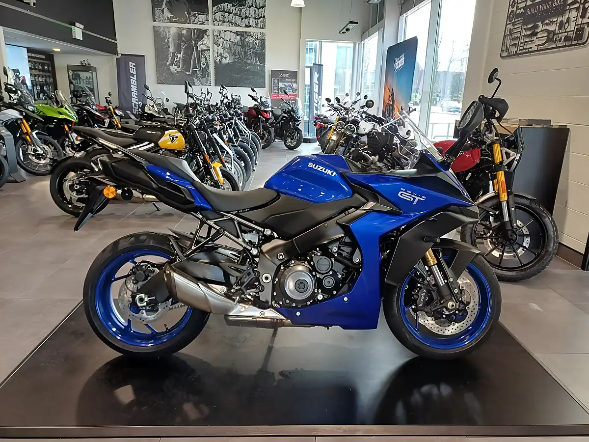 Used 2025 Suzuki GSX-S1000 GT Pearl Vigor Blue - Front View