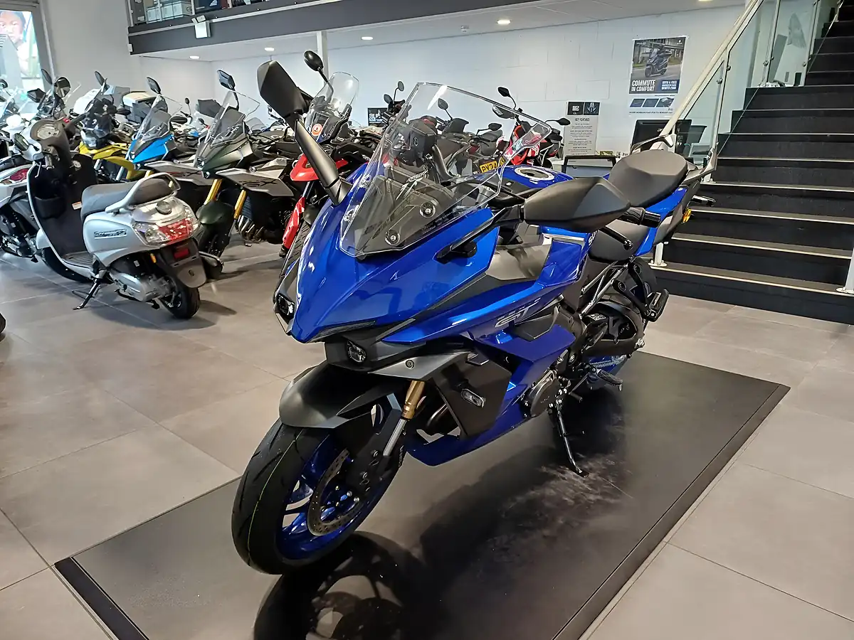 Used 2025 Suzuki GSX-S1000 GT Pearl Vigor Blue - Interior and Exterior details 6