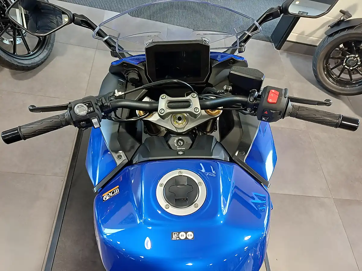 Used 2025 Suzuki GSX-S1000 GT Pearl Vigor Blue - Interior and Exterior details 7