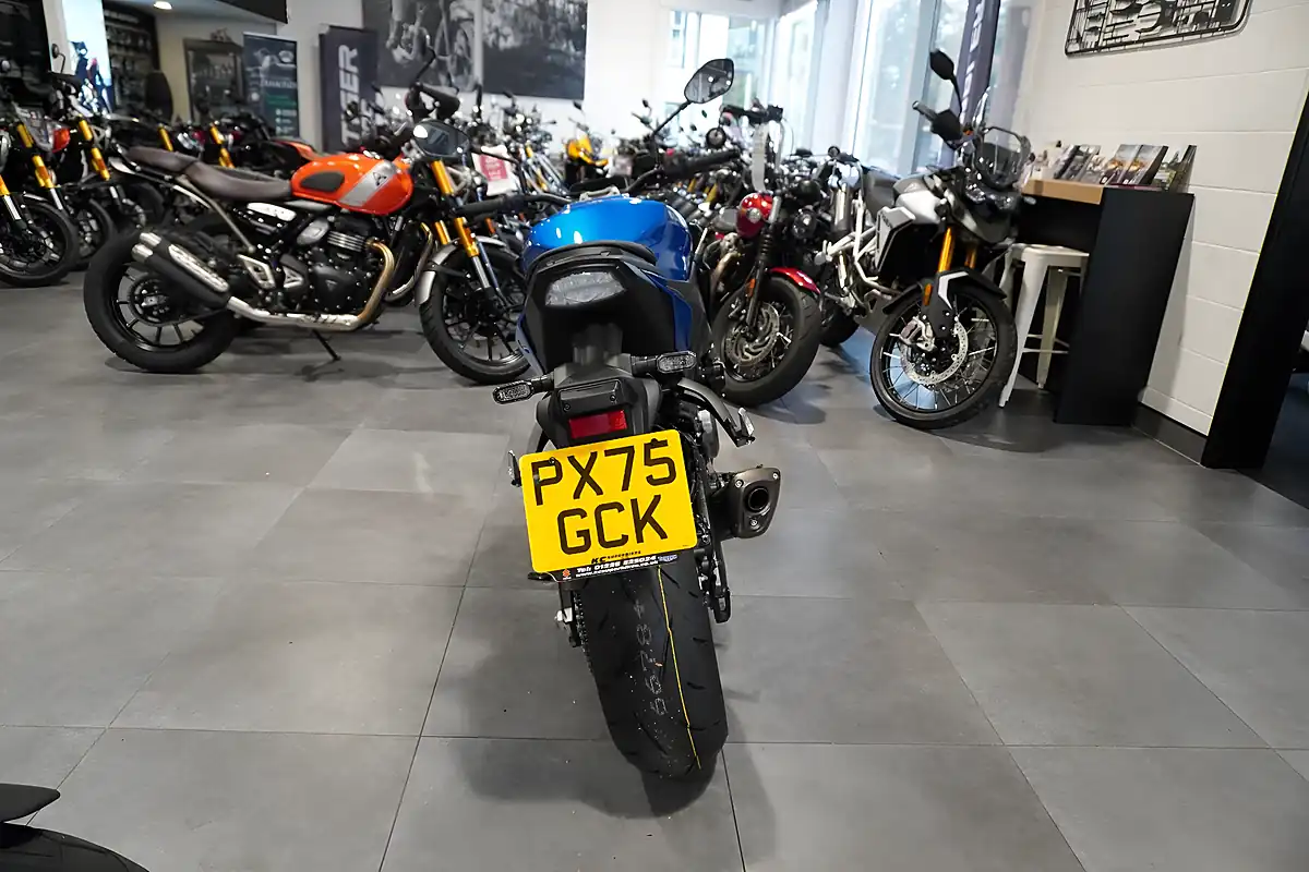 Used 2025 Suzuki GSX-S1000 Metallic Triton Blue - Interior and Exterior details 4