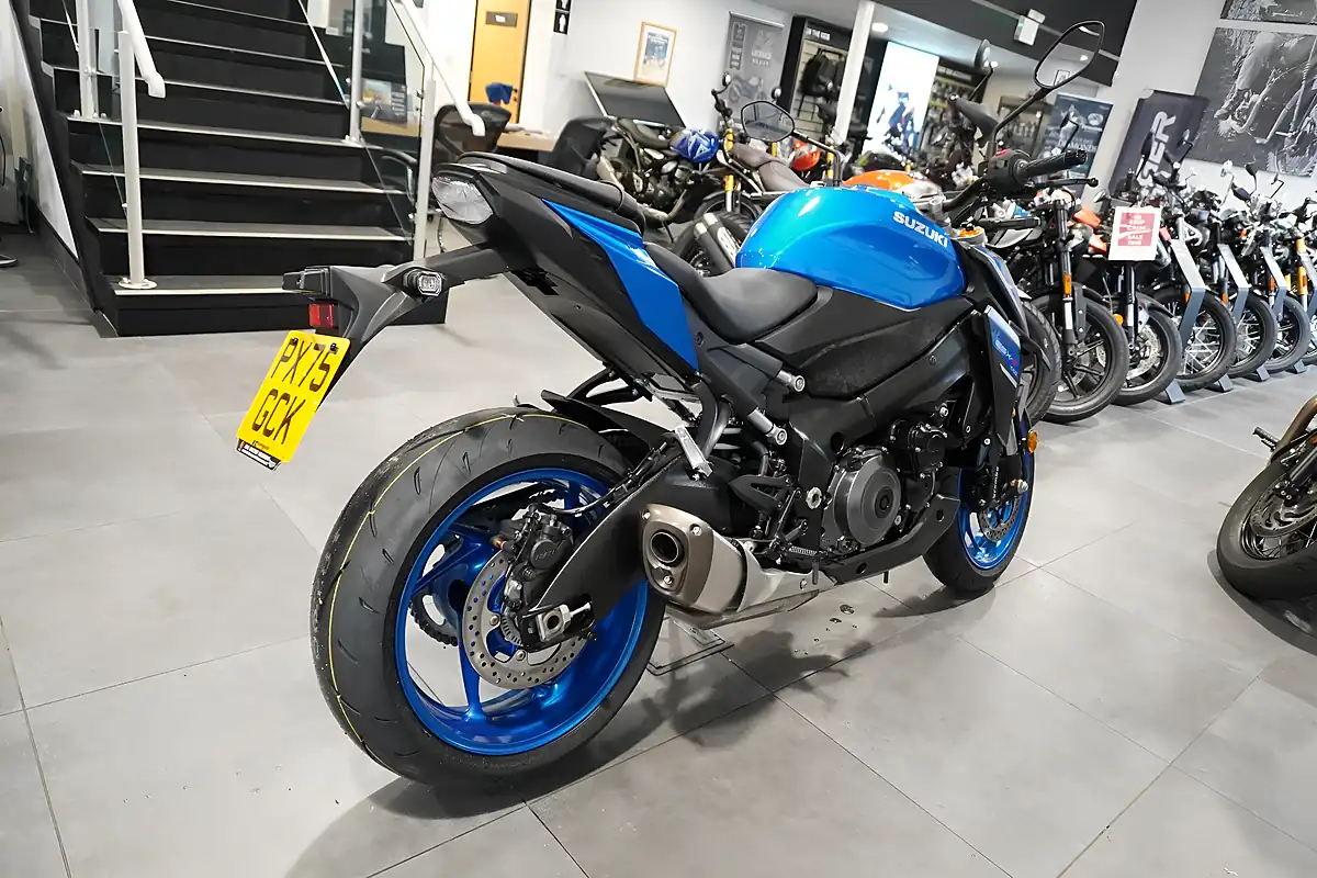 Used 2025 Suzuki GSX-S1000 Metallic Triton Blue - Interior and Exterior details 5