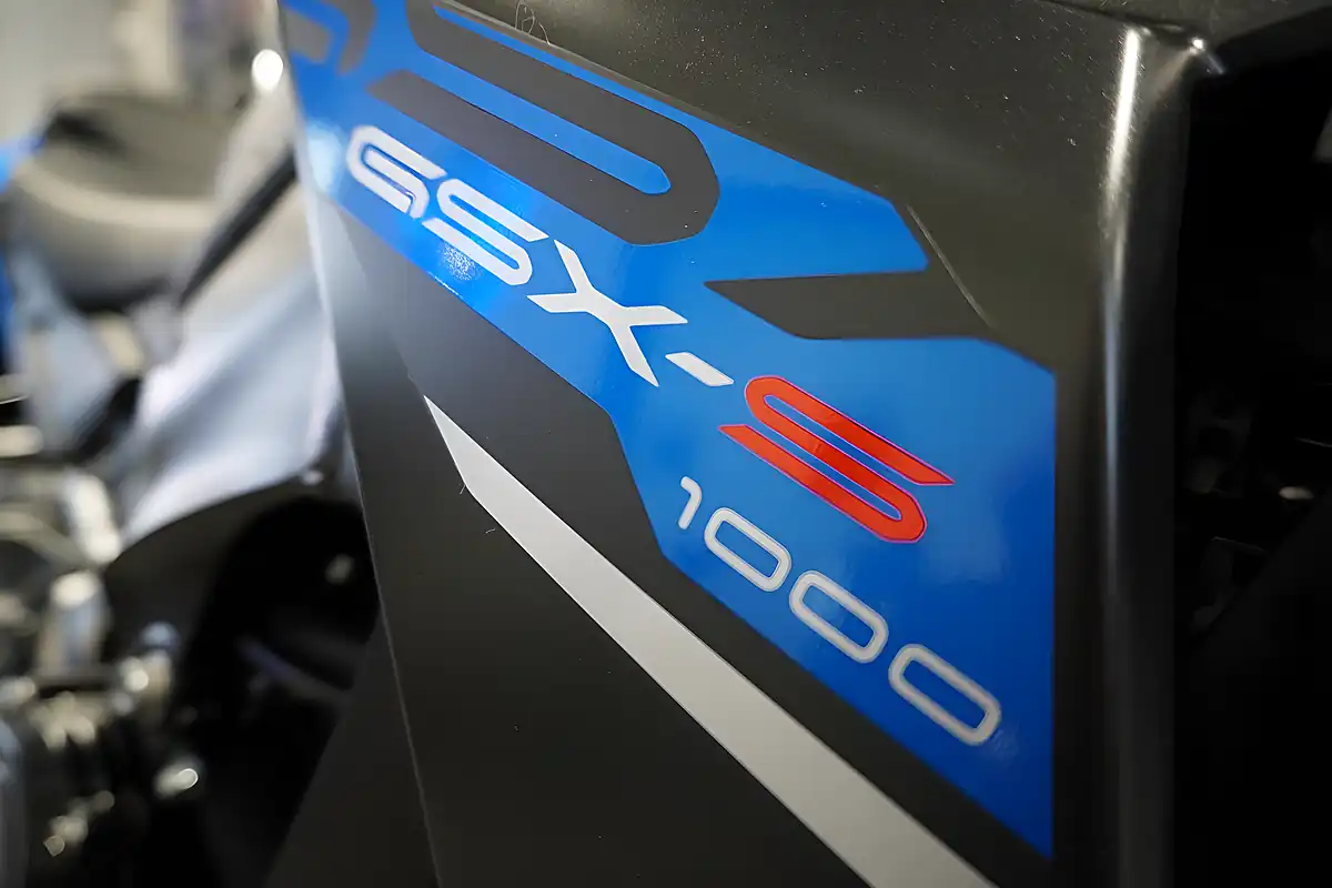 Used 2025 Suzuki GSX-S1000 Metallic Triton Blue - Interior and Exterior details 8