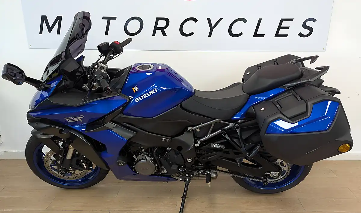 Used 2025 Suzuki GSX-S1000GT Gt+ Blue - Interior and Exterior details 4