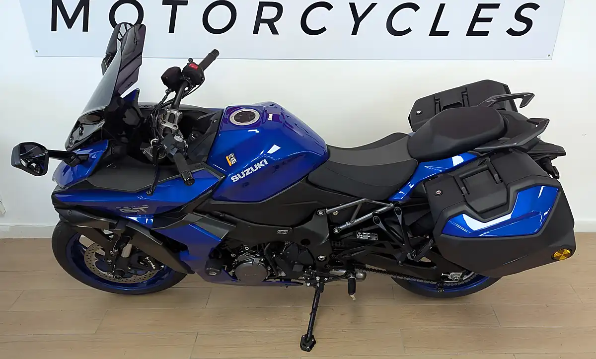 Used 2025 Suzuki GSX-S1000GT Gt+ Blue - Interior and Exterior details 9