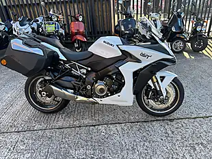 Used 2025 Suzuki GSX-S1000GT Gt+ White - Interior and Exterior details 2