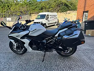 Used 2025 Suzuki GSX-S1000GT Gt+ White - Interior and Exterior details 5