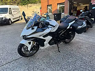 Used 2025 Suzuki GSX-S1000GT Gt+ White - Interior and Exterior details 6