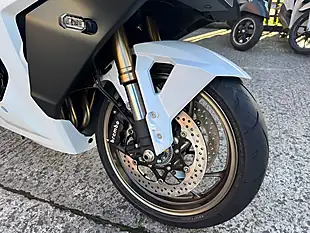 Used 2025 Suzuki GSX-S1000GT Gt+ White - Interior and Exterior details 7