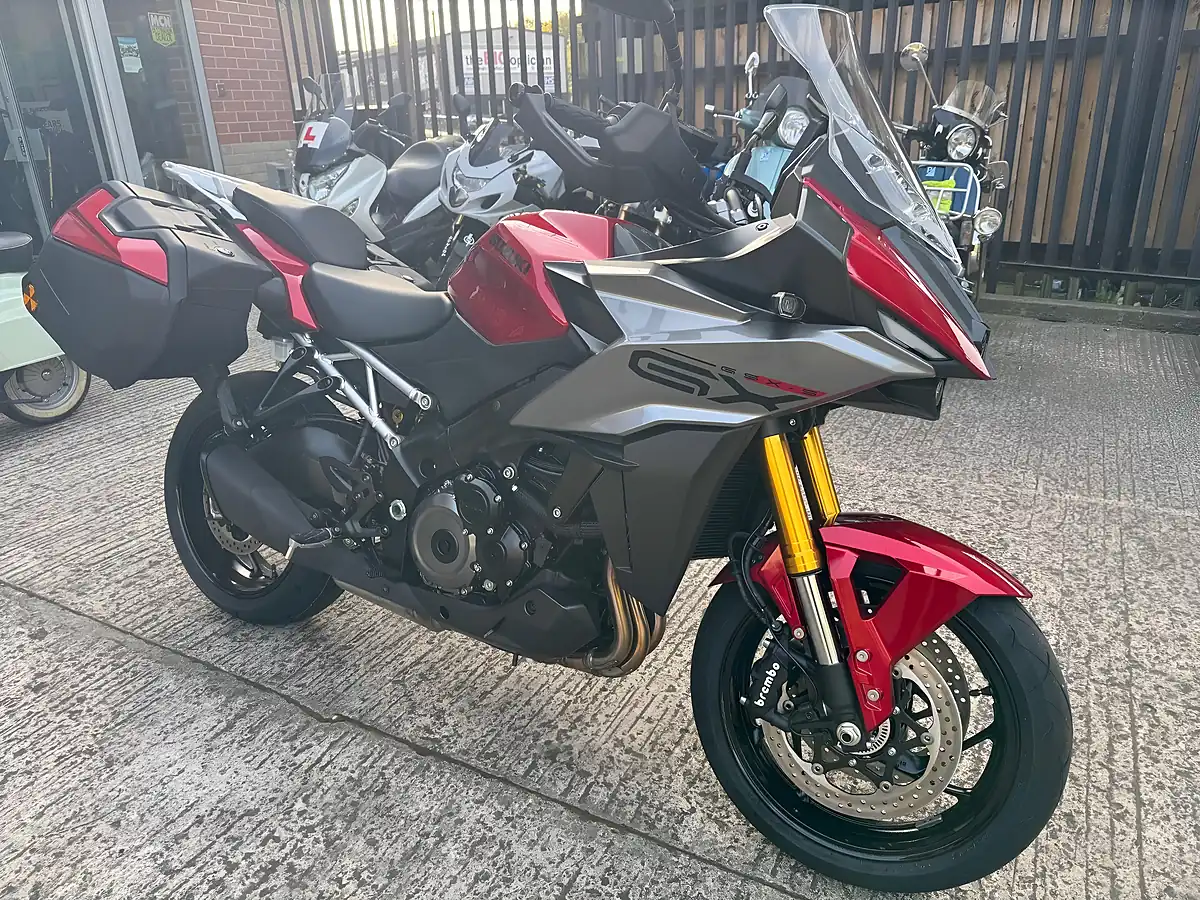 Used 2025 Suzuki GSX-S1000GX+ Constant Mesh Red - Front View
