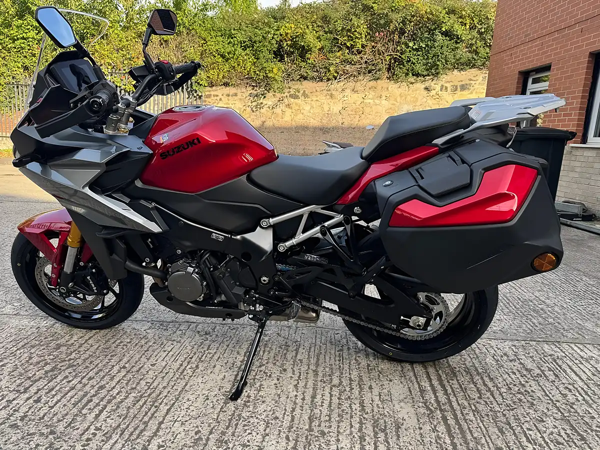 Used 2025 Suzuki GSX-S1000GX+ Constant Mesh Red - Interior and Exterior details 5