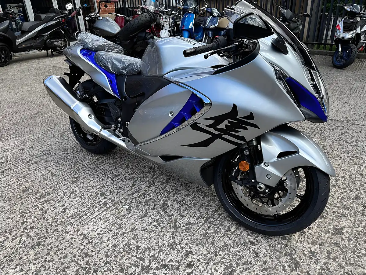 Used 2025 Suzuki GSX1300R Hayabusa 1300 - Front View