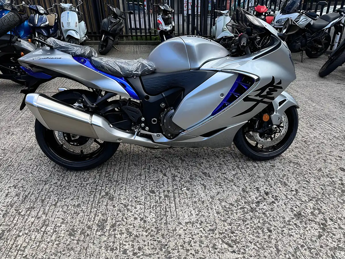 Used 2025 Suzuki GSX1300R Hayabusa 1300 - Interior and Exterior details 2
