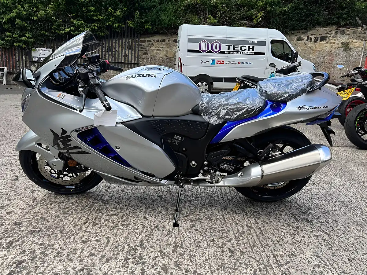 Used 2025 Suzuki GSX1300R Hayabusa 1300 - Interior and Exterior details 5