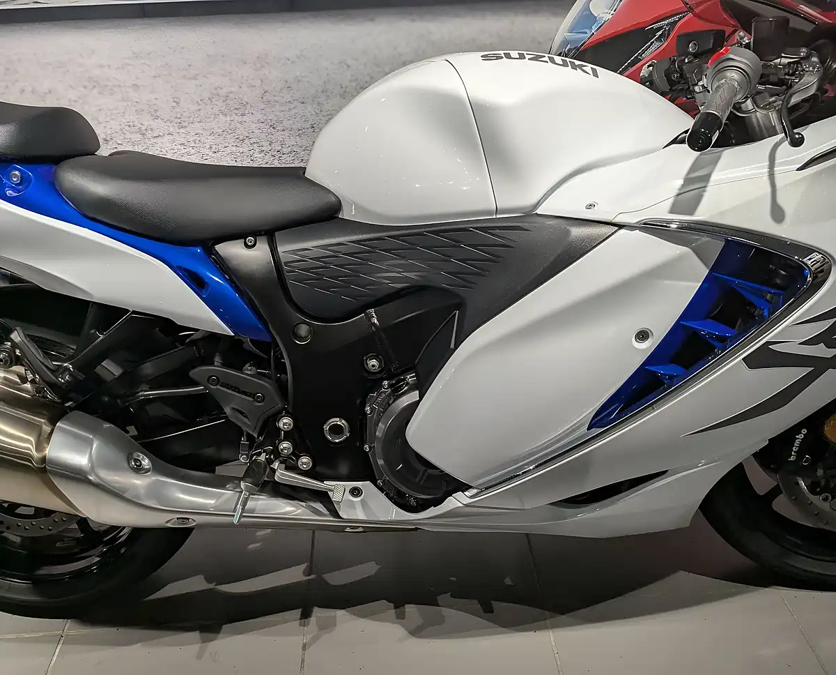 Used 2025 Suzuki GSX1300R Hayabusa Blue - Interior and Exterior details 5
