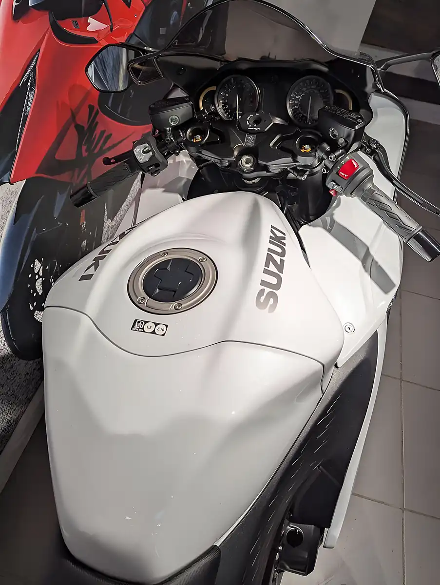 Used 2025 Suzuki GSX1300R Hayabusa Blue - Interior and Exterior details 8