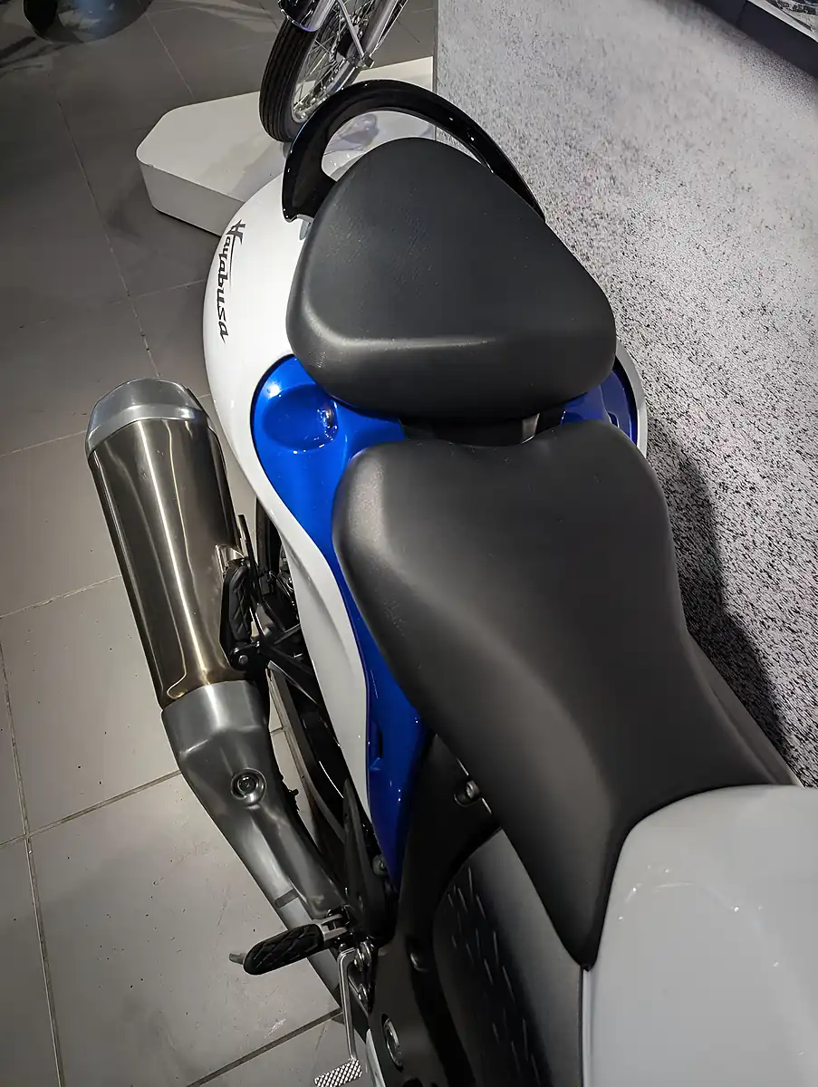 Used 2025 Suzuki GSX1300R Hayabusa Blue - Interior and Exterior details 9