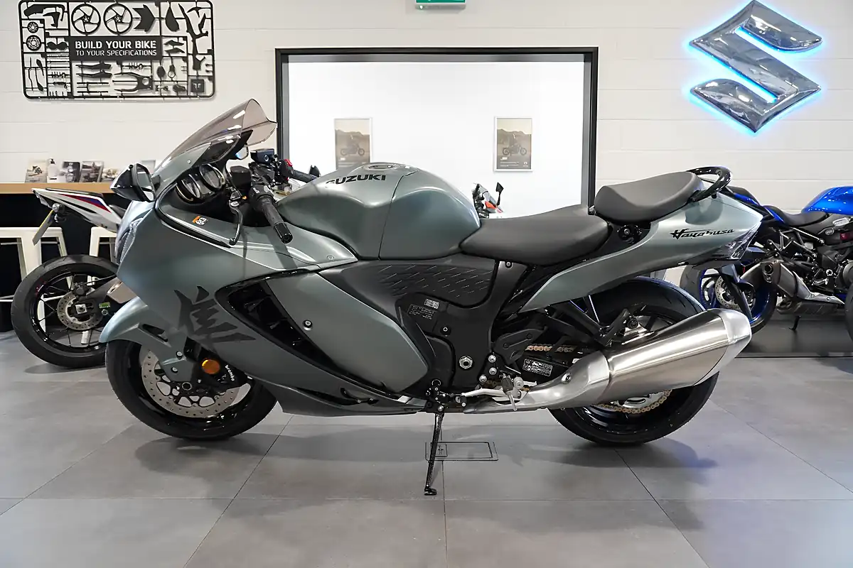 Used 2025 Suzuki GSX1300R Hayabusa Metallic Steel Green - Interior and Exterior details 2