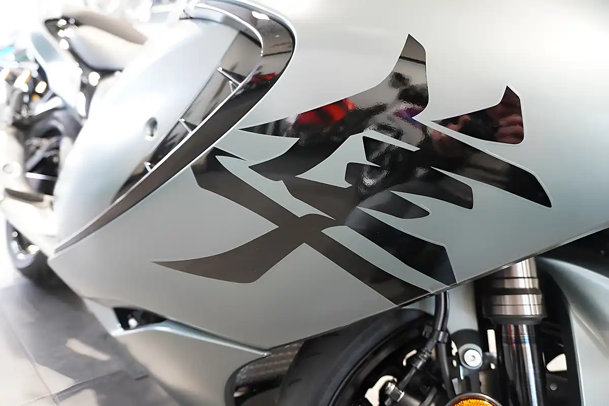 Used 2025 Suzuki GSX1300R Hayabusa Metallic Steel Green - Interior and Exterior details 9
