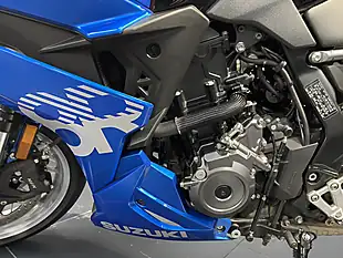 Used 2025 Suzuki GSX8-R Metallic Triton Blue - Interior and Exterior details 7