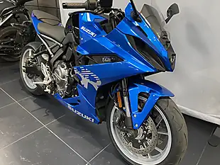 Used 2025 Suzuki GSX8-R Metallic Triton Blue - Interior and Exterior details 9