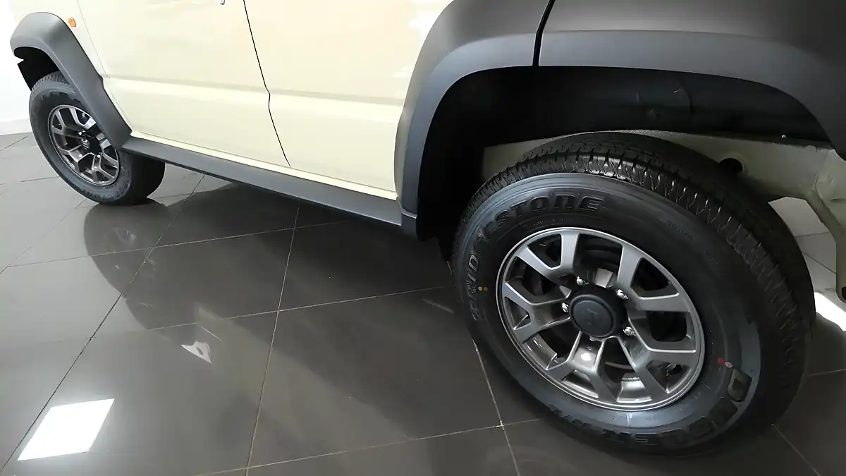 Used 2025 Suzuki Jimny Lwb Beige - Interior and Exterior details 10