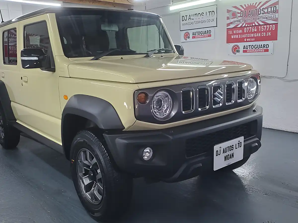Used 2025 Suzuki Jimny Nomade Green - Interior and Exterior details 4