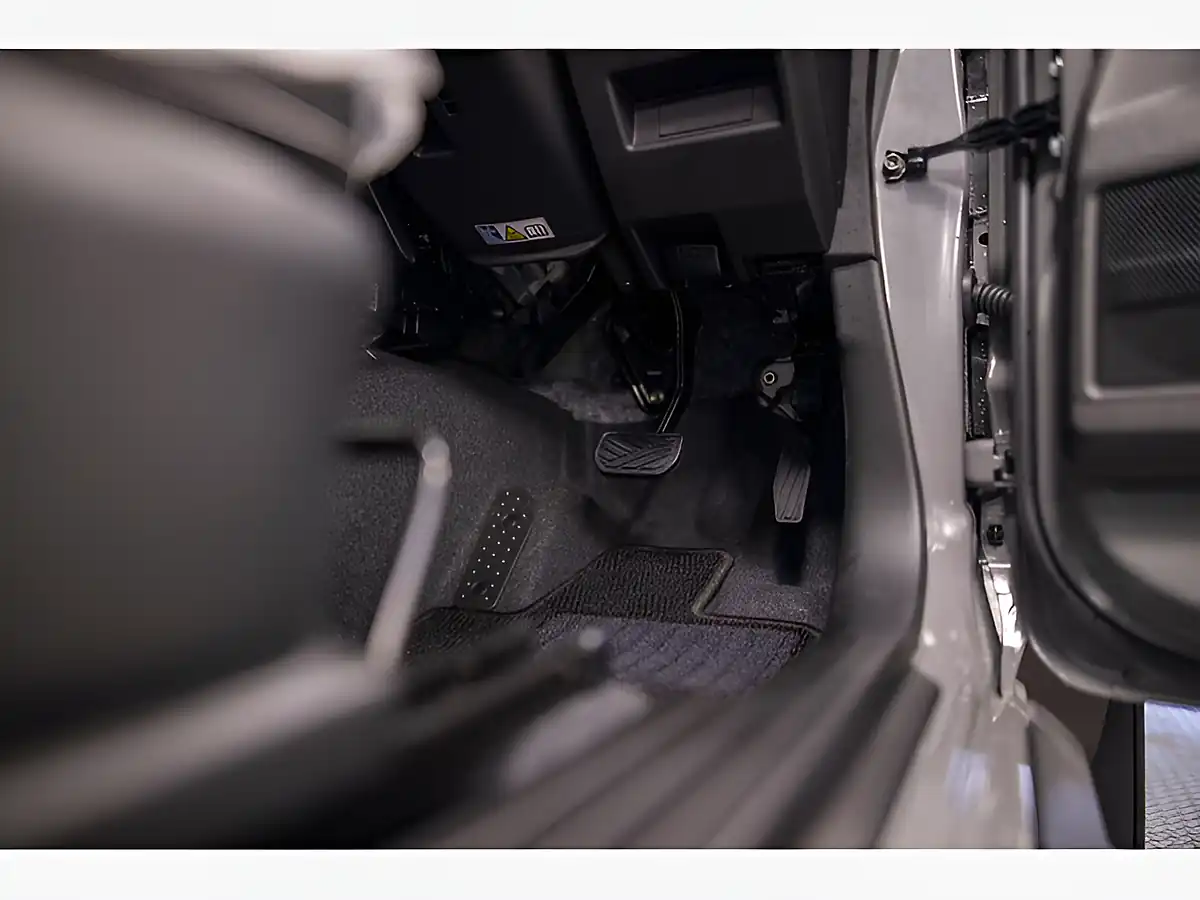 Used 2025 Suzuki Jimny Sierra Allgrip Grey - Interior and Exterior details 14