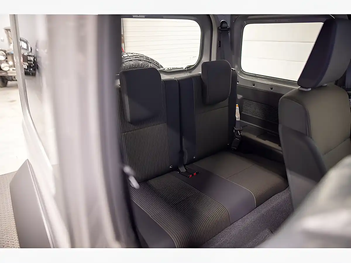 Used 2025 Suzuki Jimny Sierra Grey - Interior and Exterior details 11
