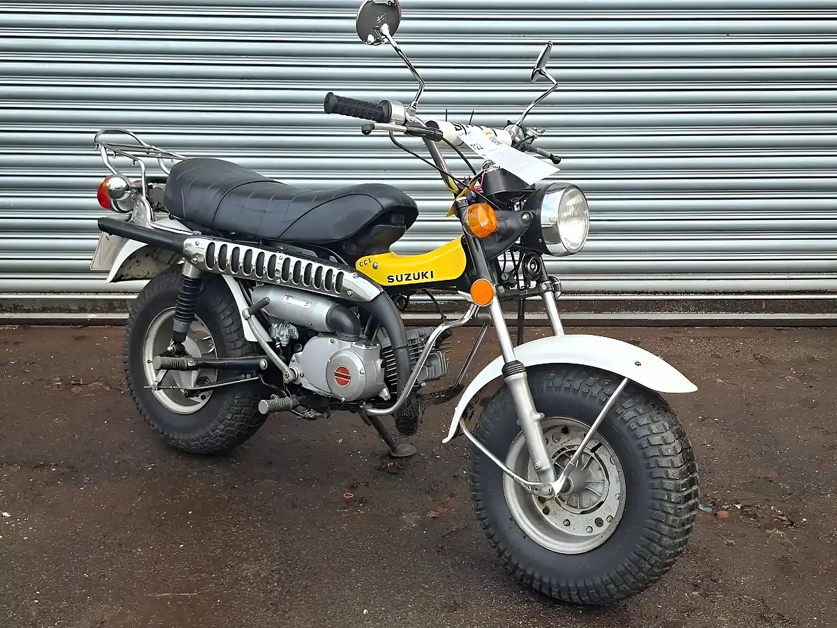 Used 2025 Suzuki Rv Yellow - Front View