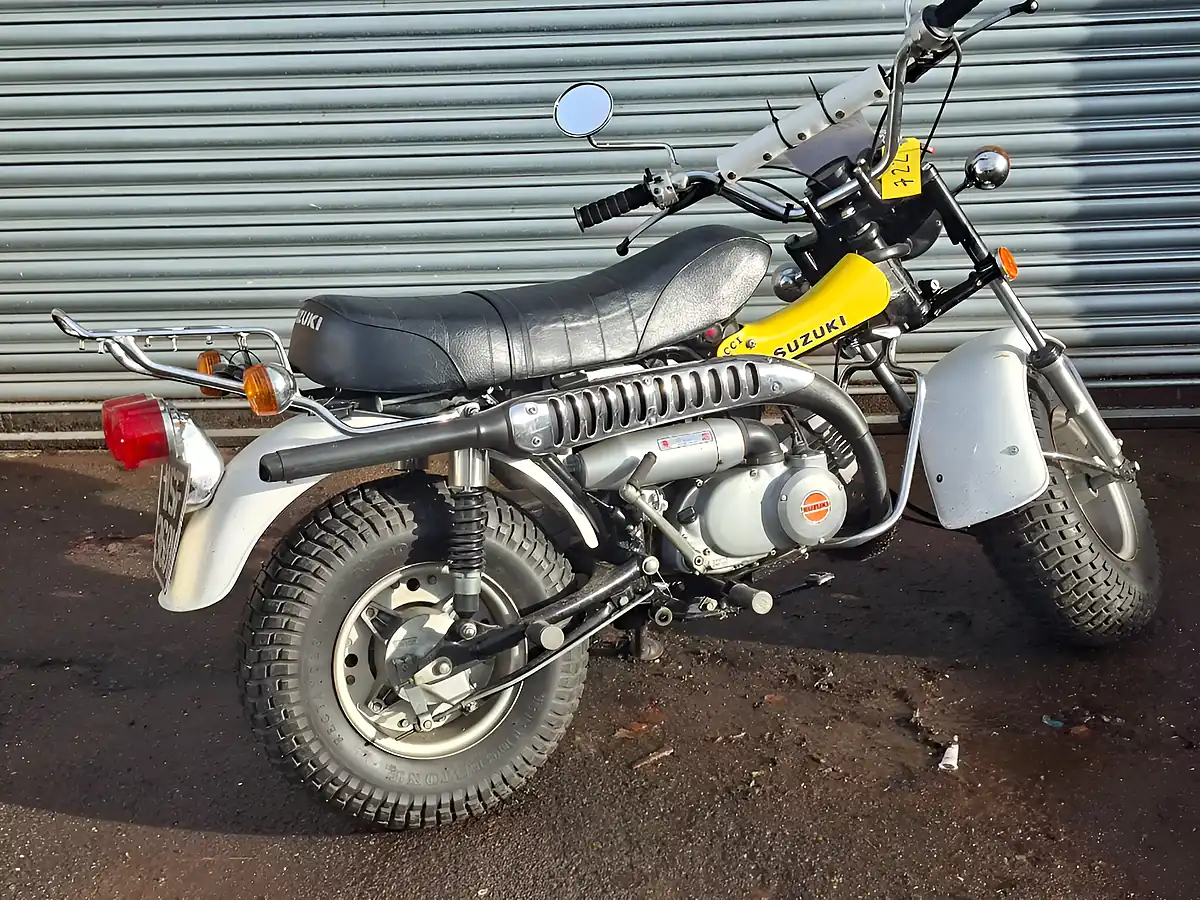Used 2025 Suzuki Rv Yellow - Interior and Exterior details 9
