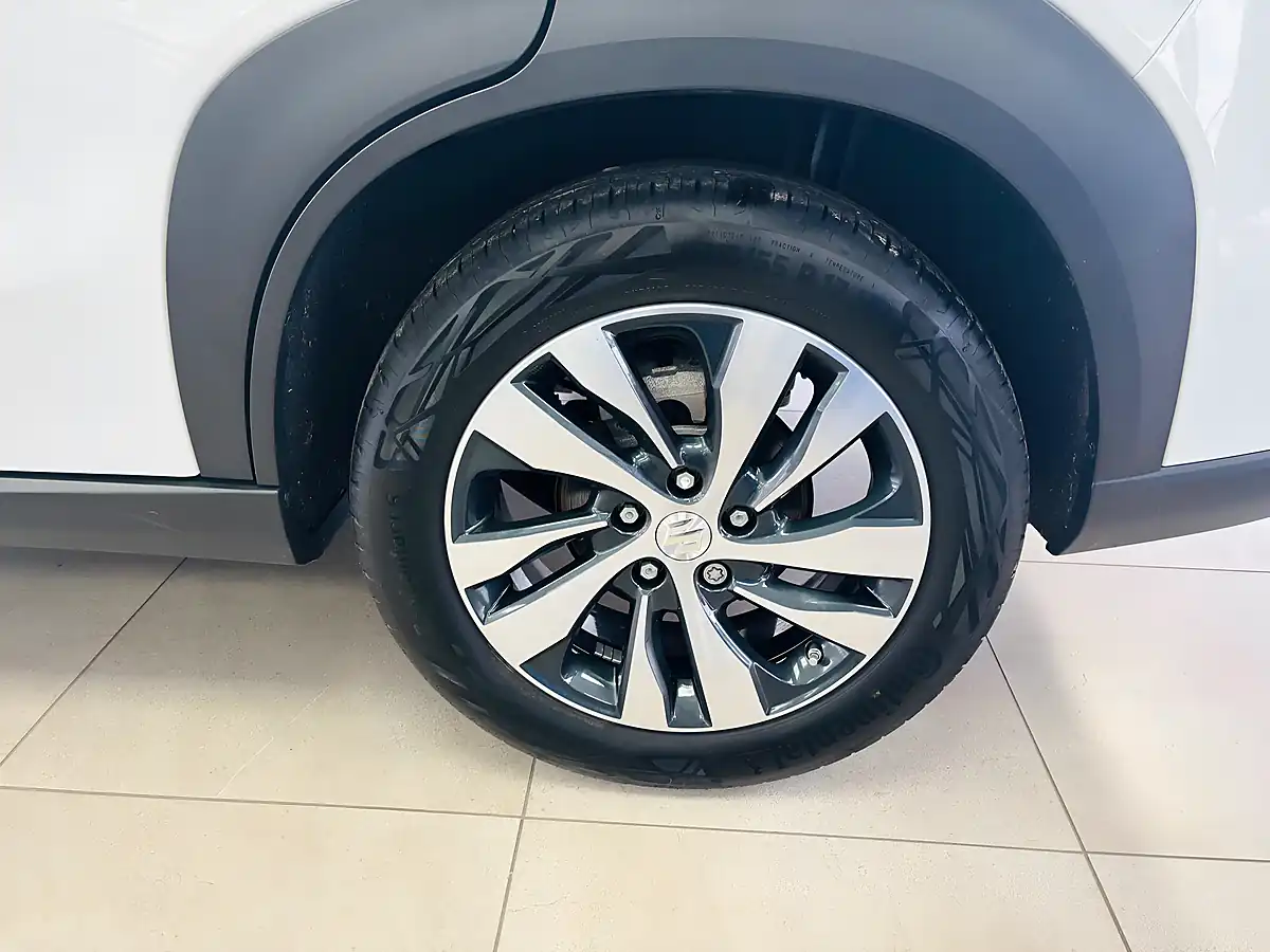 Used 2025 Suzuki S-Cross Ultra Allgrip White - Interior and Exterior details 16