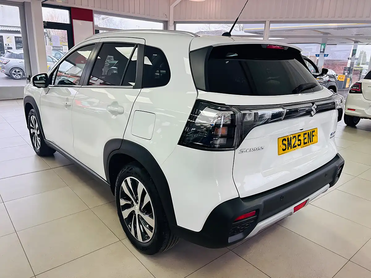 Used 2025 Suzuki S-Cross Ultra Allgrip White - Interior and Exterior details 5