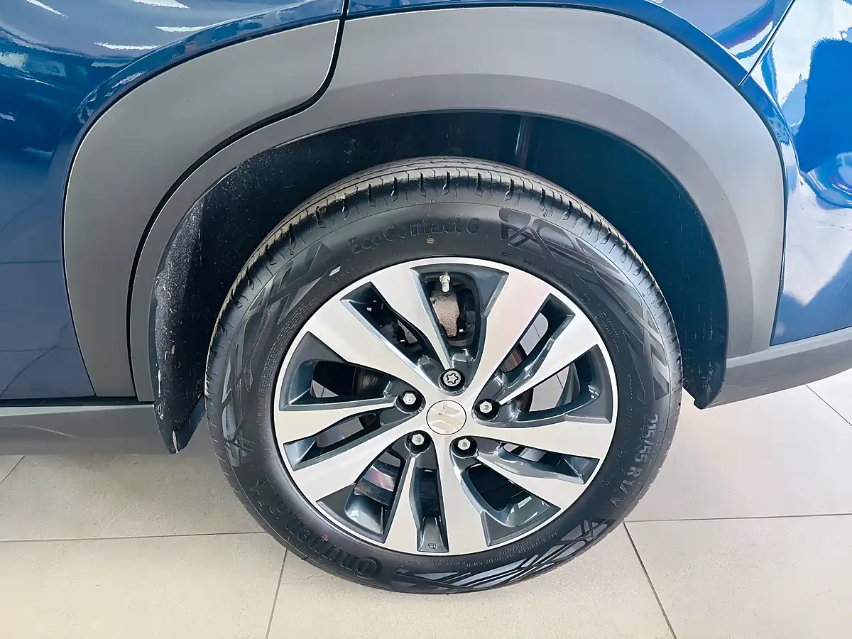 Used 2025 Suzuki S-Cross Ultra Blue - Interior and Exterior details 16