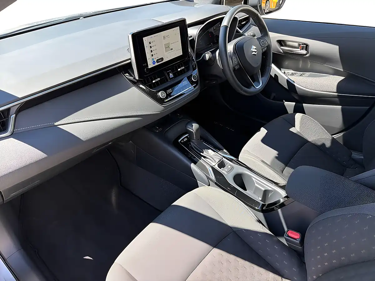 Used 2025 Suzuki Swace Motion Silver - Interior and Exterior details 12