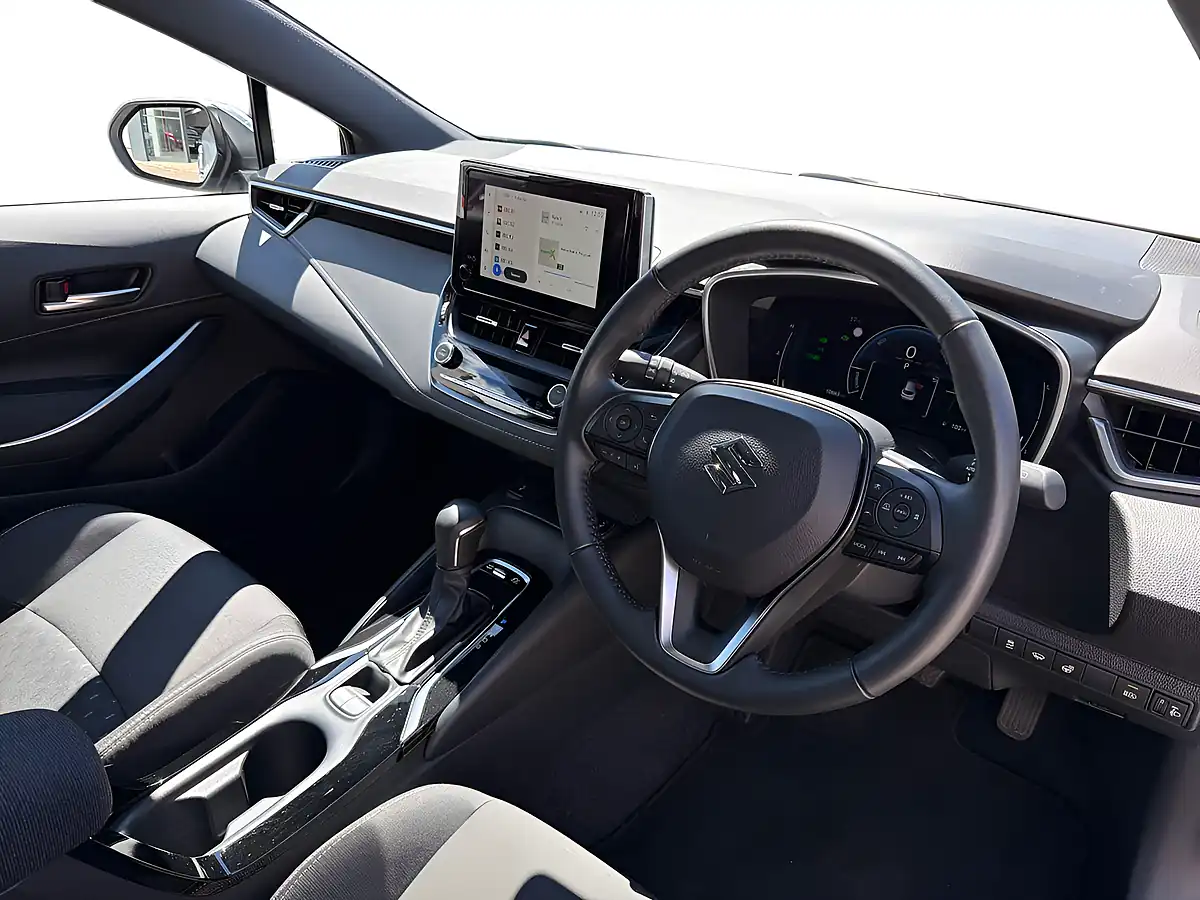 Used 2025 Suzuki Swace Motion Silver - Interior and Exterior details 8