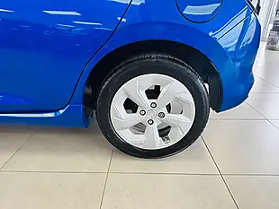 Used 2025 Suzuki Swift Motion Blue - Interior and Exterior details 12