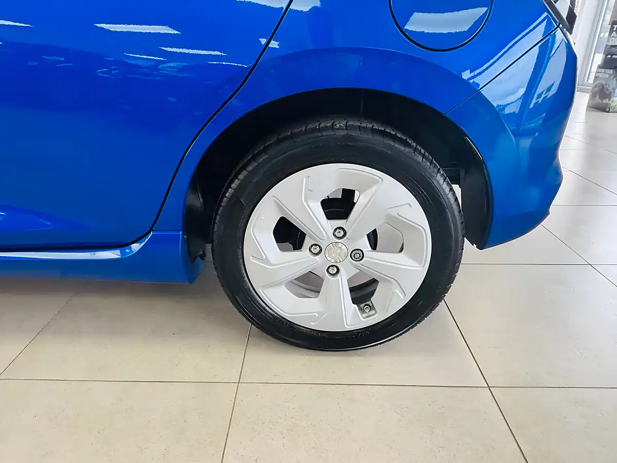 Used 2025 Suzuki Swift Motion Blue - Interior and Exterior details 12