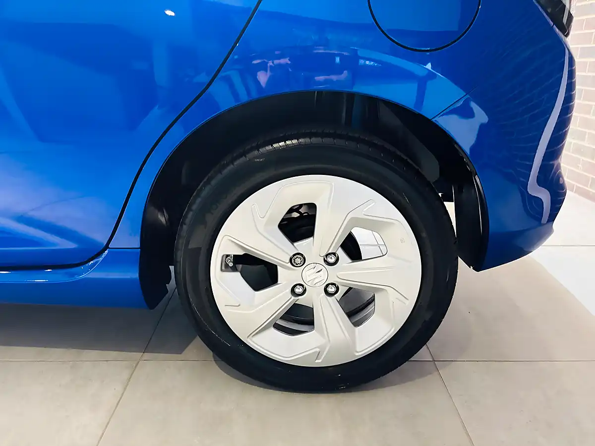 Used 2025 Suzuki Swift Motion Blue - Interior and Exterior details 12