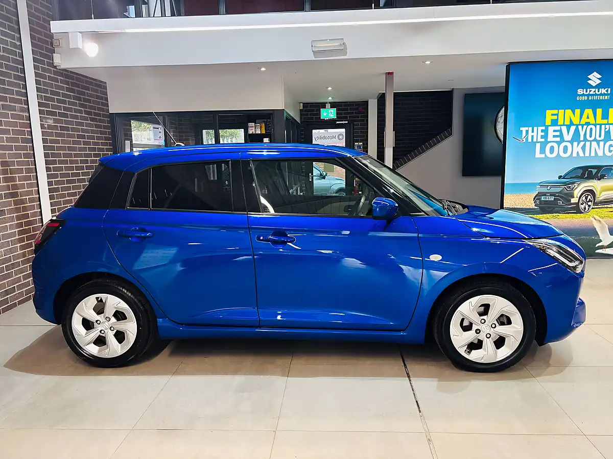 Used 2025 Suzuki Swift Motion Blue - Interior and Exterior details 4