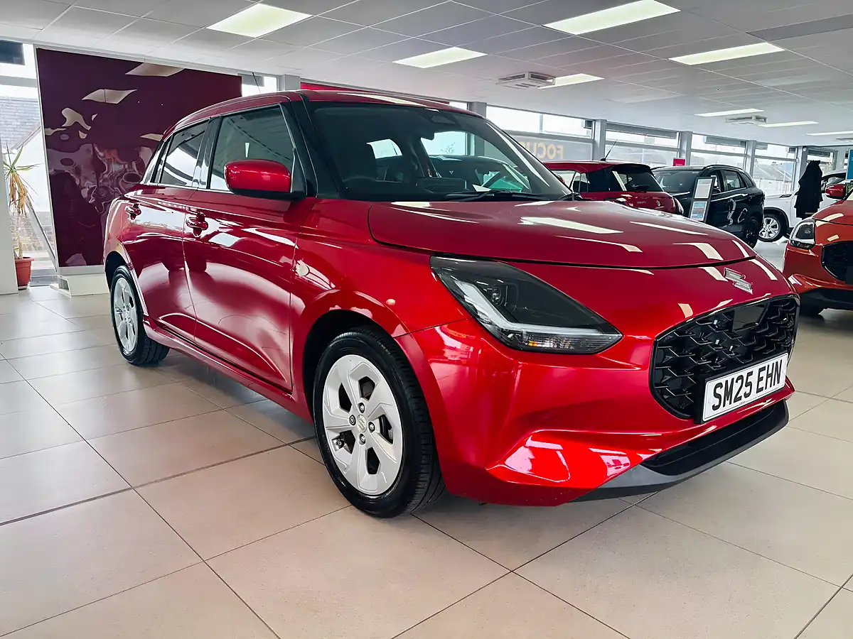 Used 2025 Suzuki Swift Motion Euro 6 5dr Red - Front View