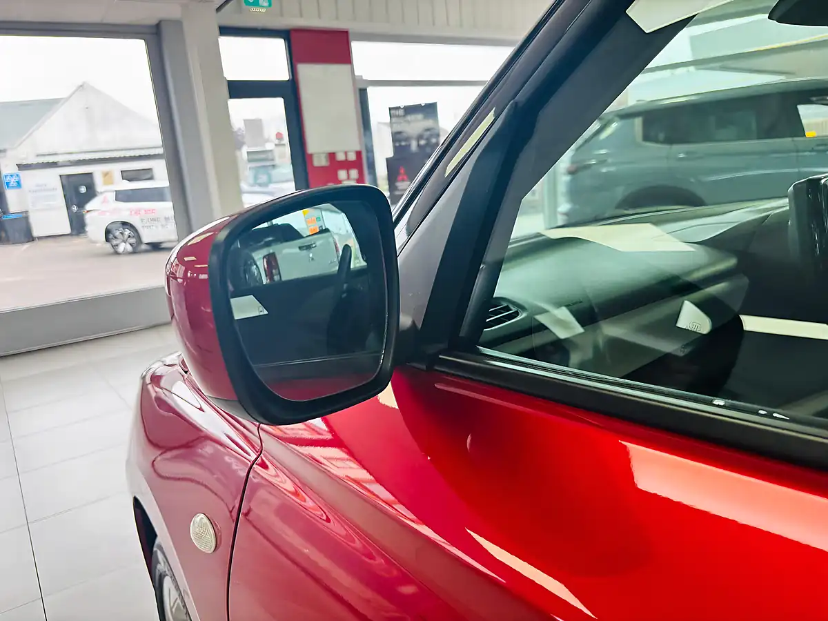 Used 2025 Suzuki Swift Motion Euro 6 5dr Red - Interior and Exterior details 11