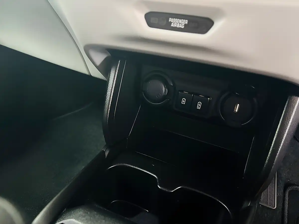 Used 2025 Suzuki Swift Motion Euro 6 5dr Red - Interior and Exterior details 19