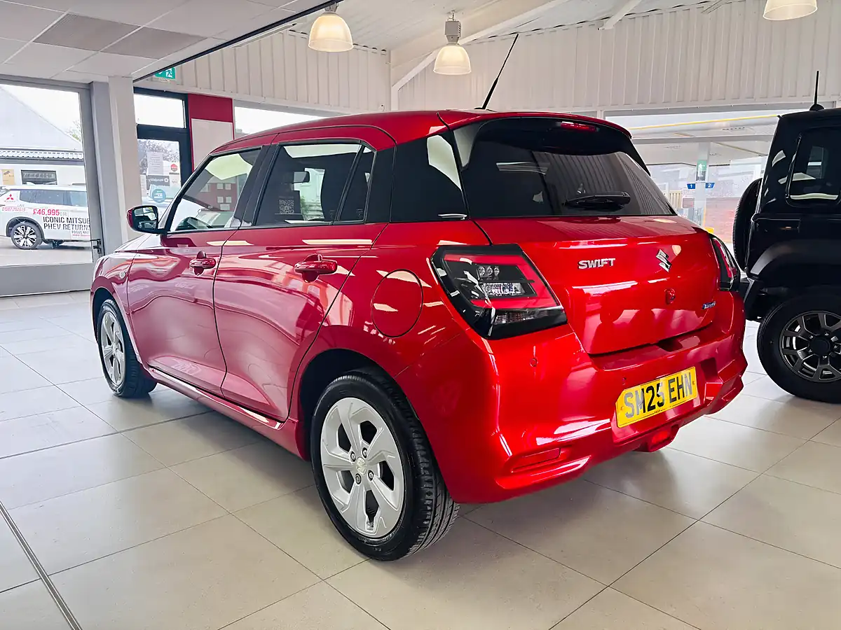 Used 2025 Suzuki Swift Motion Euro 6 5dr Red - Interior and Exterior details 3