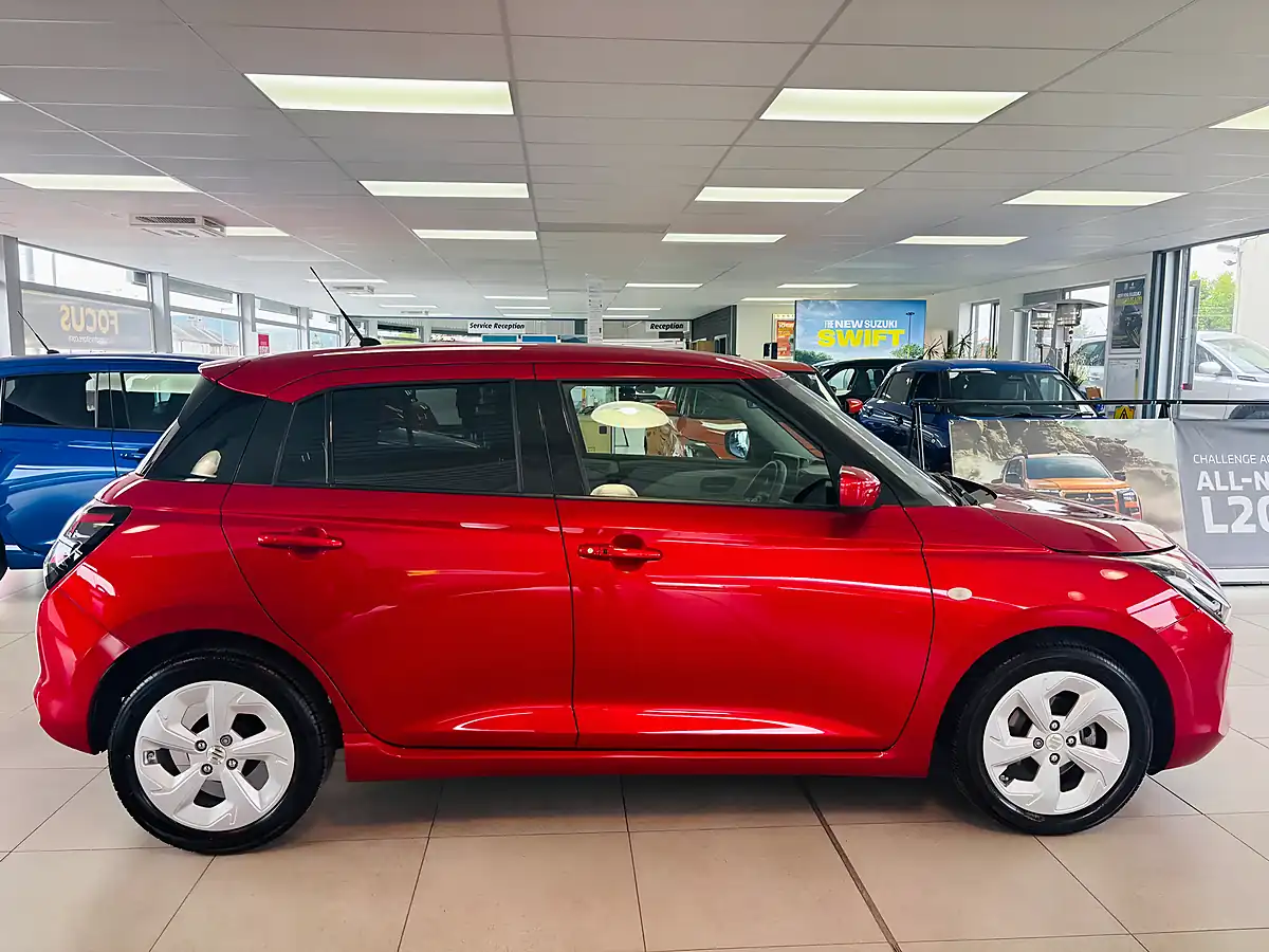 Used 2025 Suzuki Swift Motion Euro 6 5dr Red - Interior and Exterior details 6