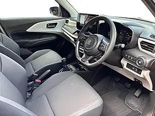 Used 2025 Suzuki Swift Motion Red - Interior and Exterior details 7