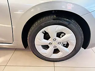 Used 2025 Suzuki Swift Motion Silver - Interior and Exterior details 10