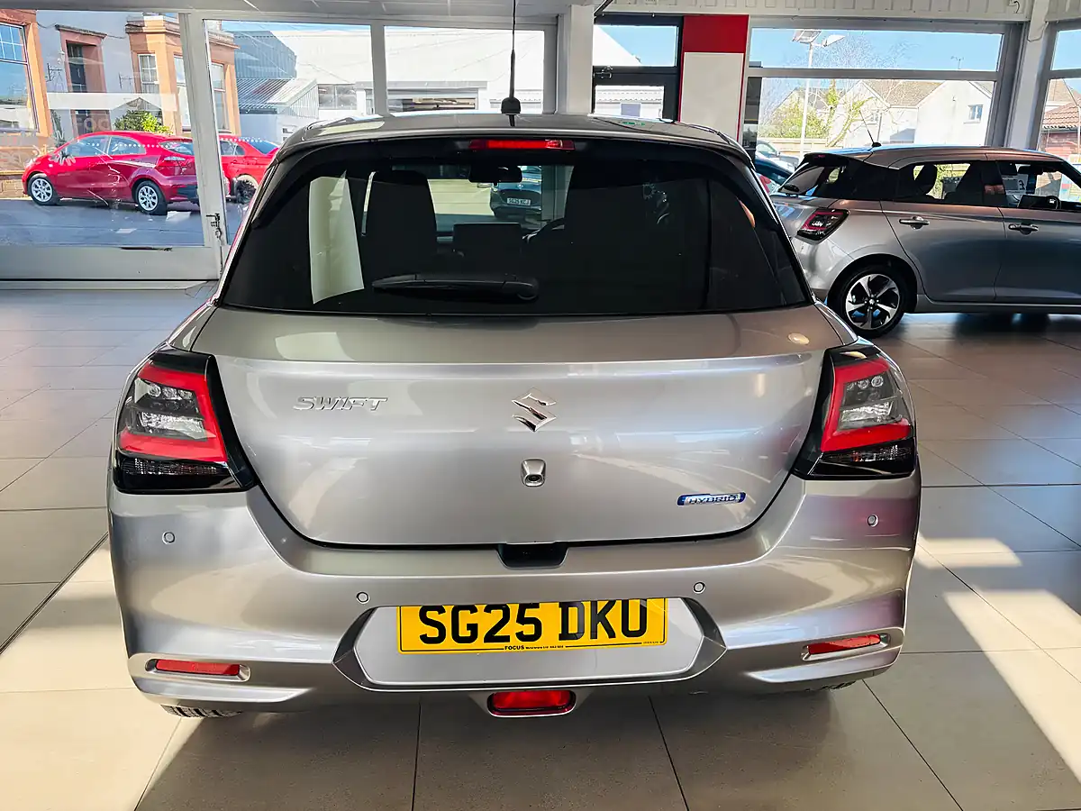 Used 2025 Suzuki Swift Motion Silver - Interior and Exterior details 4
