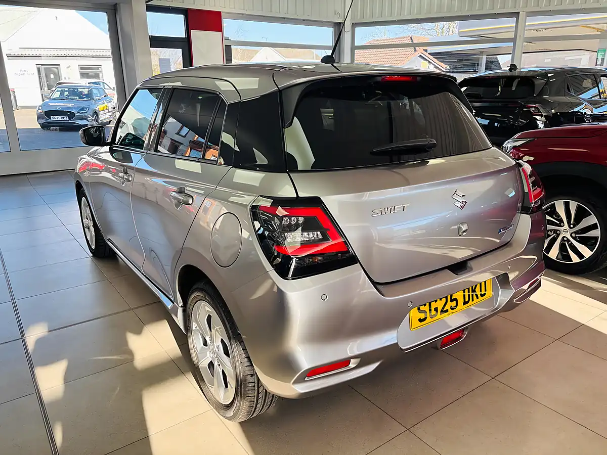 Used 2025 Suzuki Swift Motion Silver - Interior and Exterior details 5